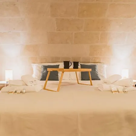 Sassi - Elegant Historic * Матера