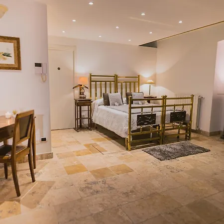 Sassi - Elegant Historic * Ματέρα